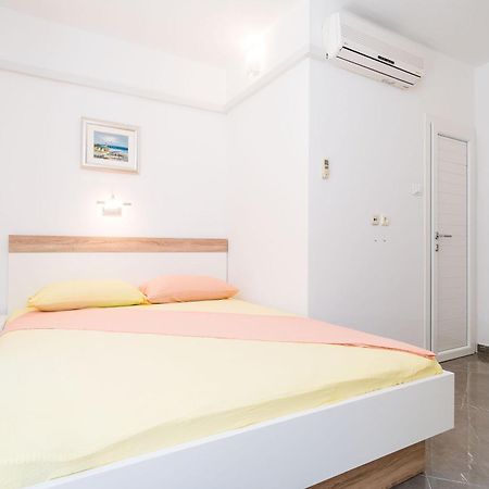 Rooms & Apartments Barisic มลินี ห้อง รูปภาพ