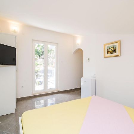 Rooms & Apartments Barisic มลินี ห้อง รูปภาพ
