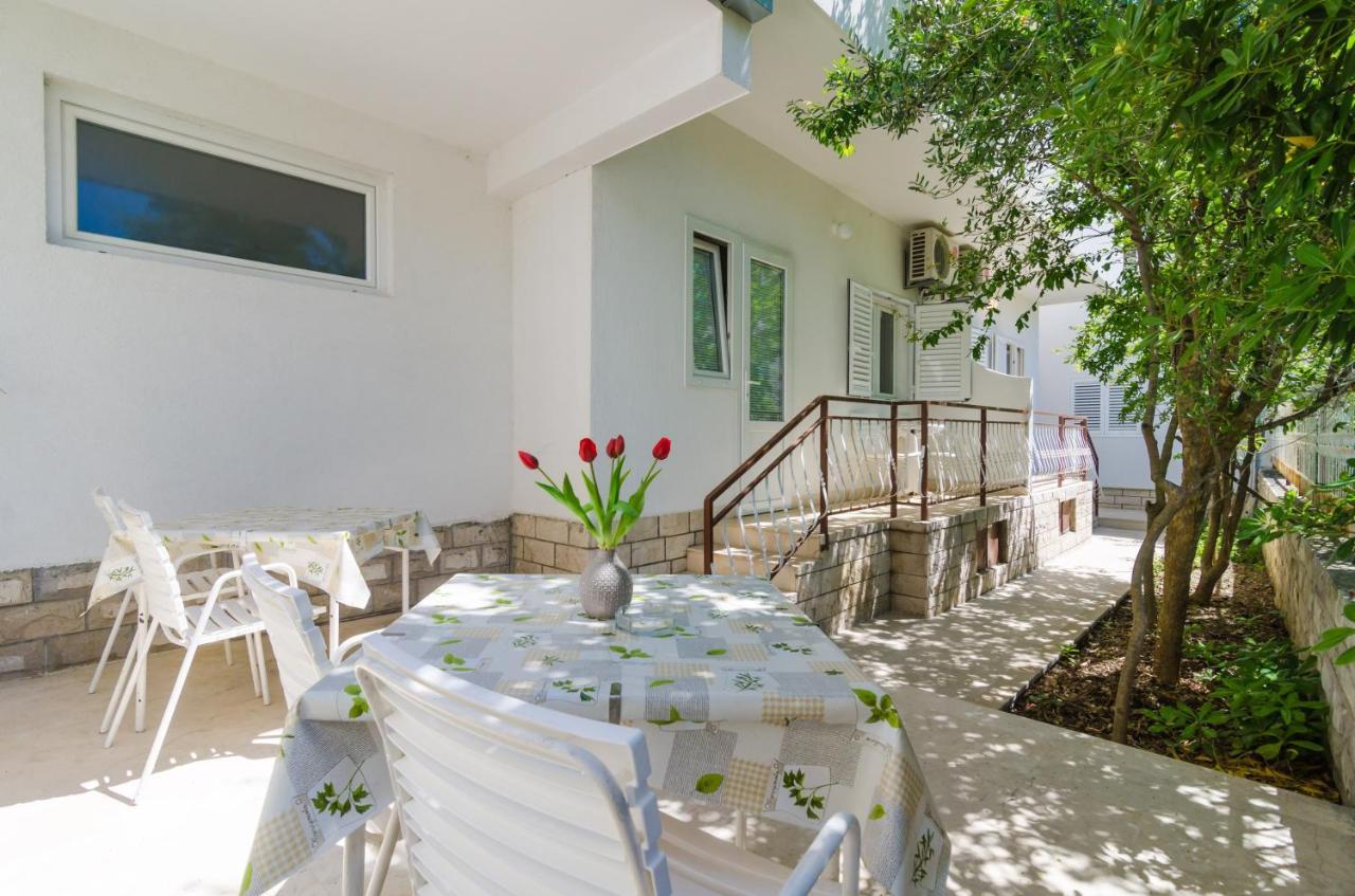 Rooms & Apartments Barisic มลินี ภายนอก รูปภาพ
