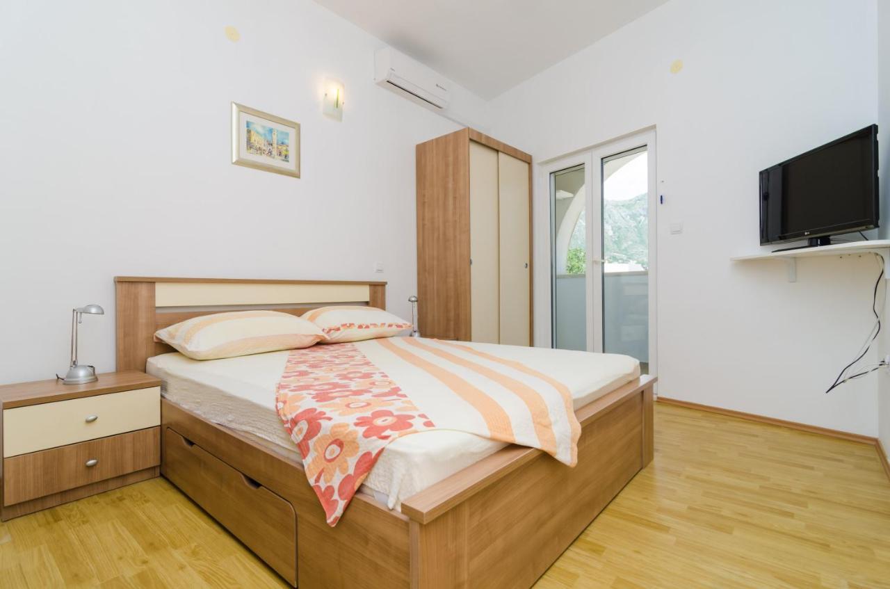 Rooms & Apartments Barisic มลินี ภายนอก รูปภาพ