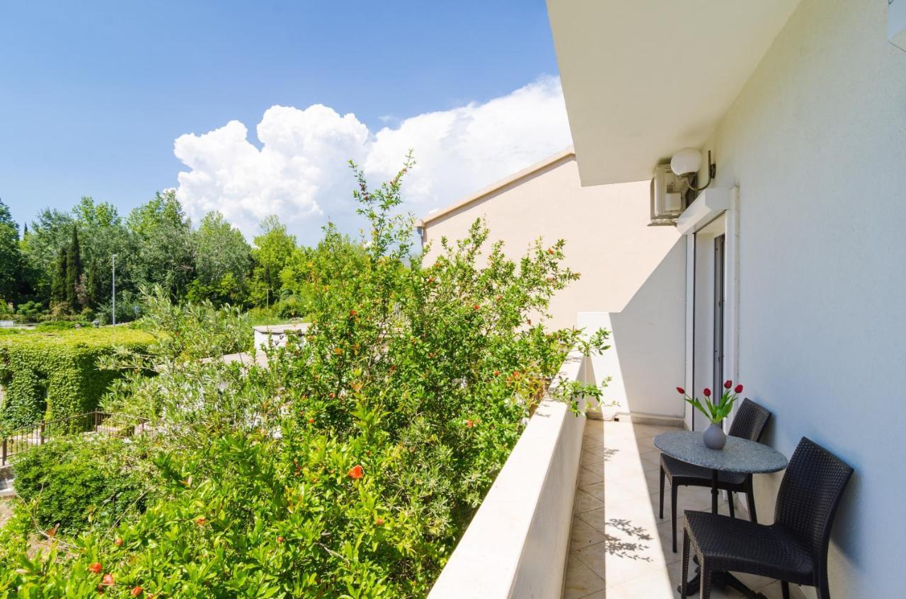 Rooms & Apartments Barisic มลินี ภายนอก รูปภาพ