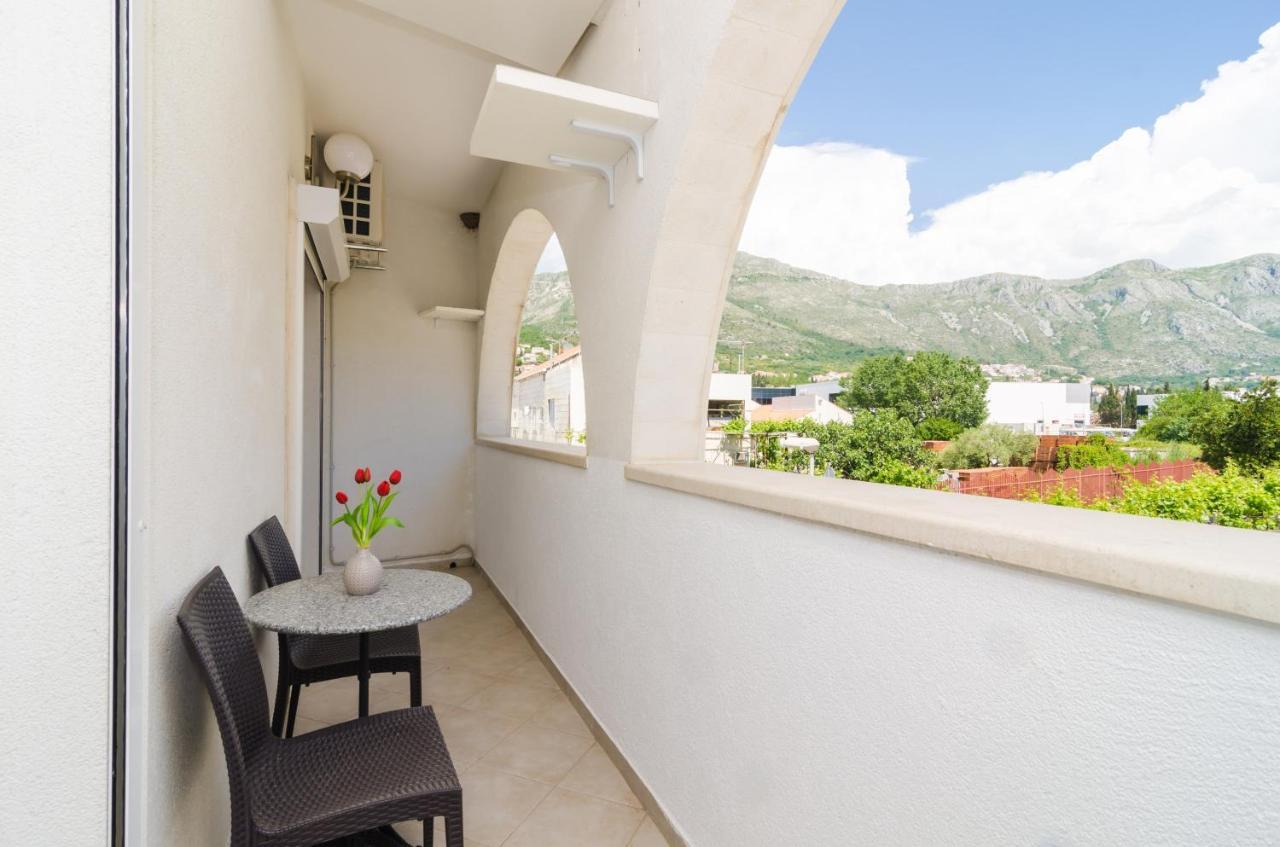 Rooms & Apartments Barisic มลินี ภายนอก รูปภาพ