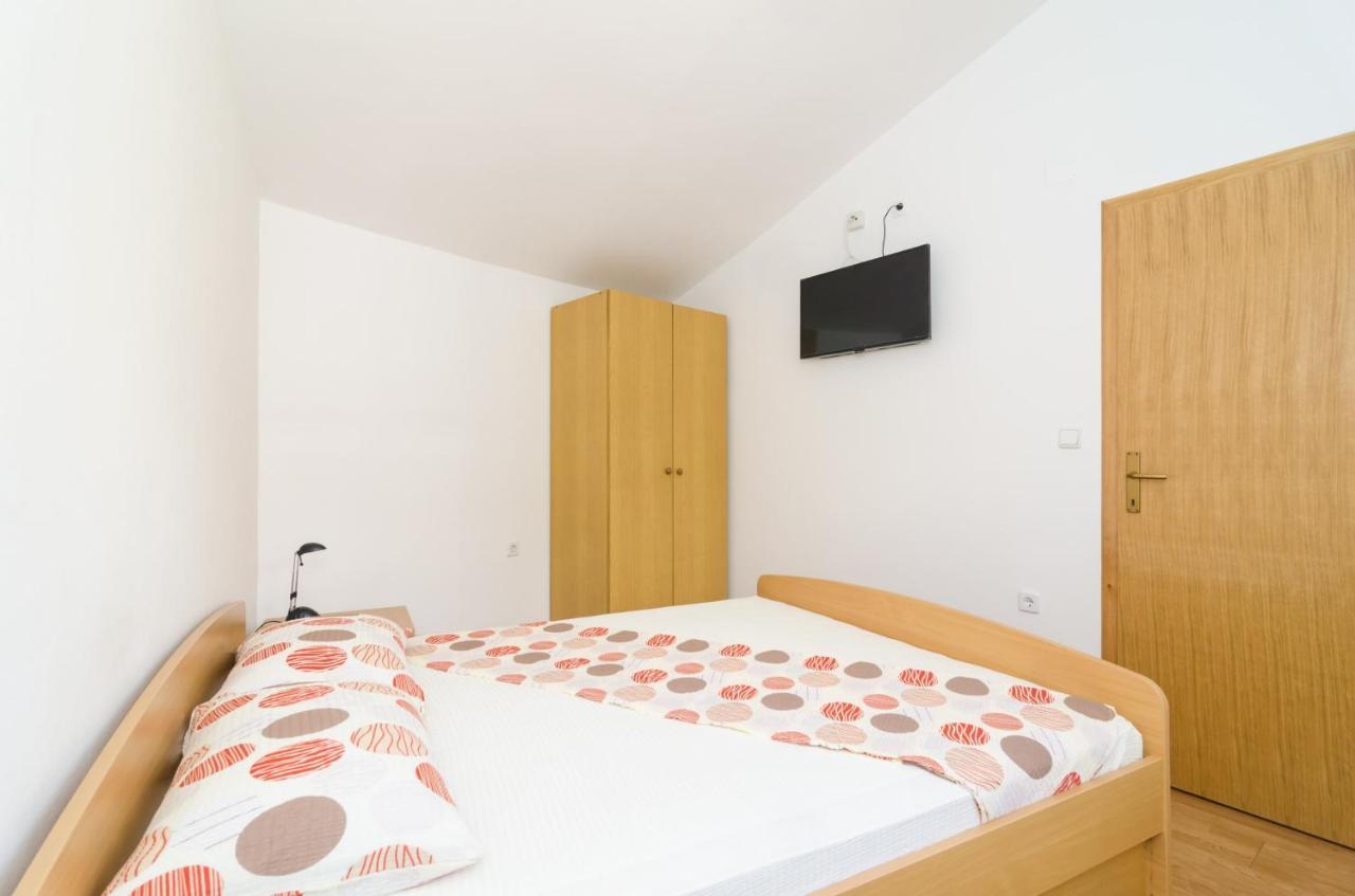 Rooms & Apartments Barisic มลินี ภายนอก รูปภาพ