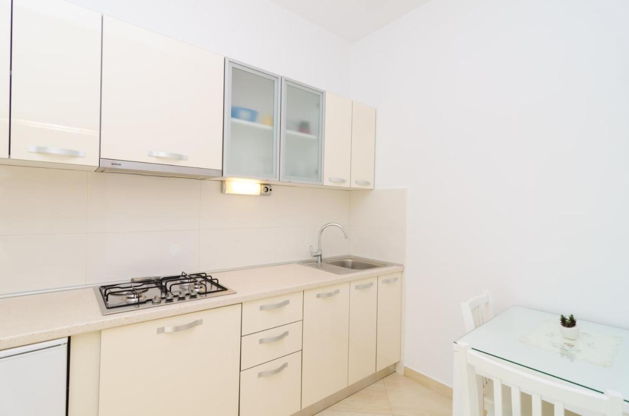 Rooms & Apartments Barisic มลินี ภายนอก รูปภาพ