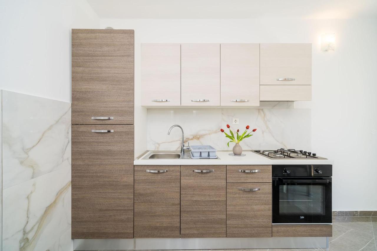 Rooms & Apartments Barisic มลินี ห้อง รูปภาพ