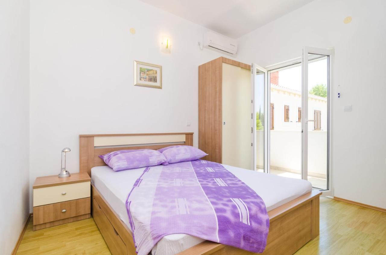 Rooms & Apartments Barisic มลินี ห้อง รูปภาพ