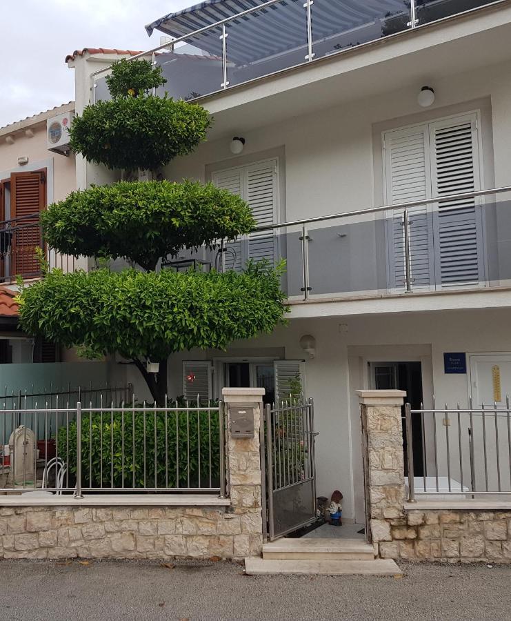 Rooms & Apartments Barisic มลินี ภายนอก รูปภาพ