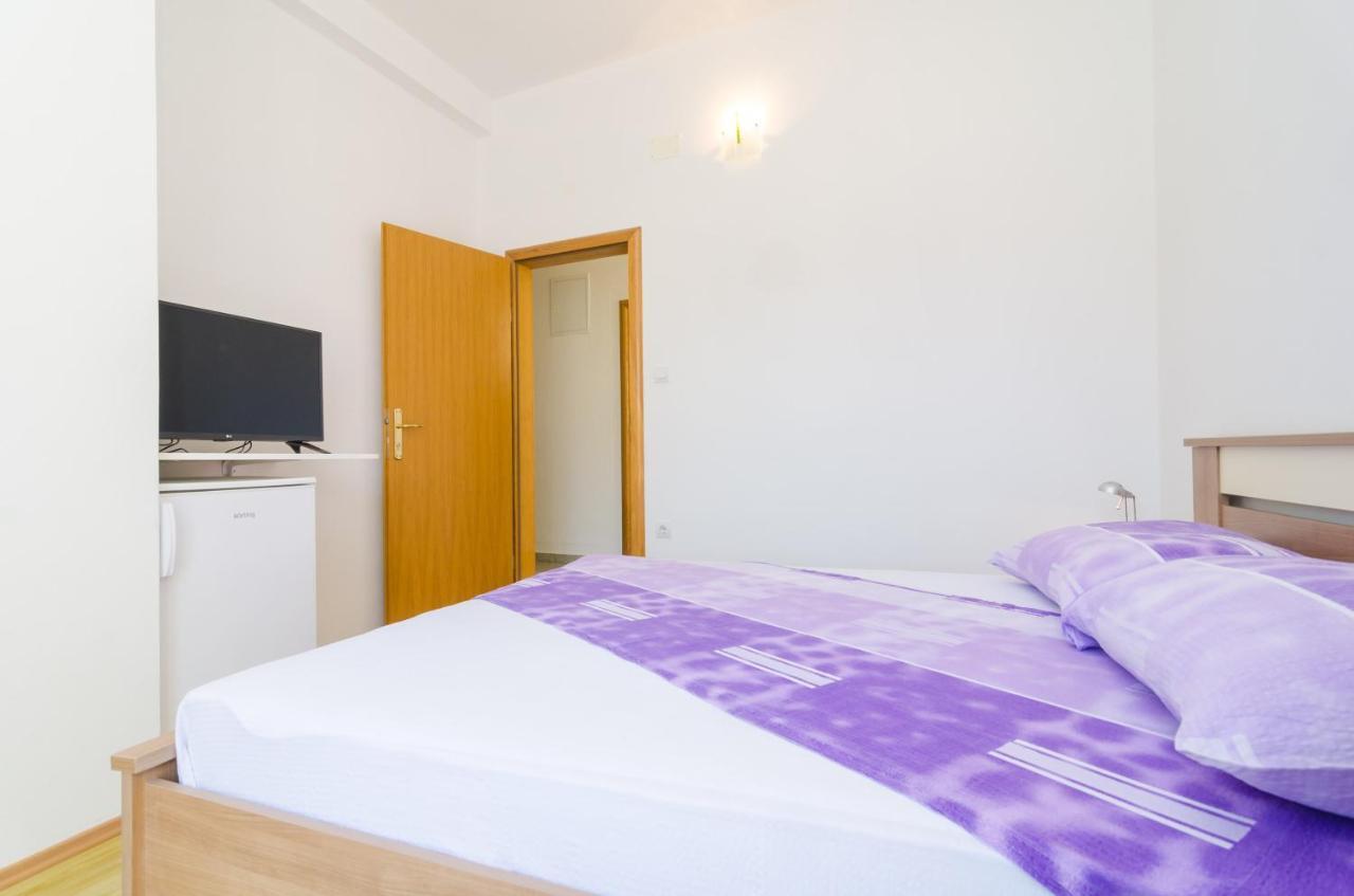 Rooms & Apartments Barisic มลินี ห้อง รูปภาพ