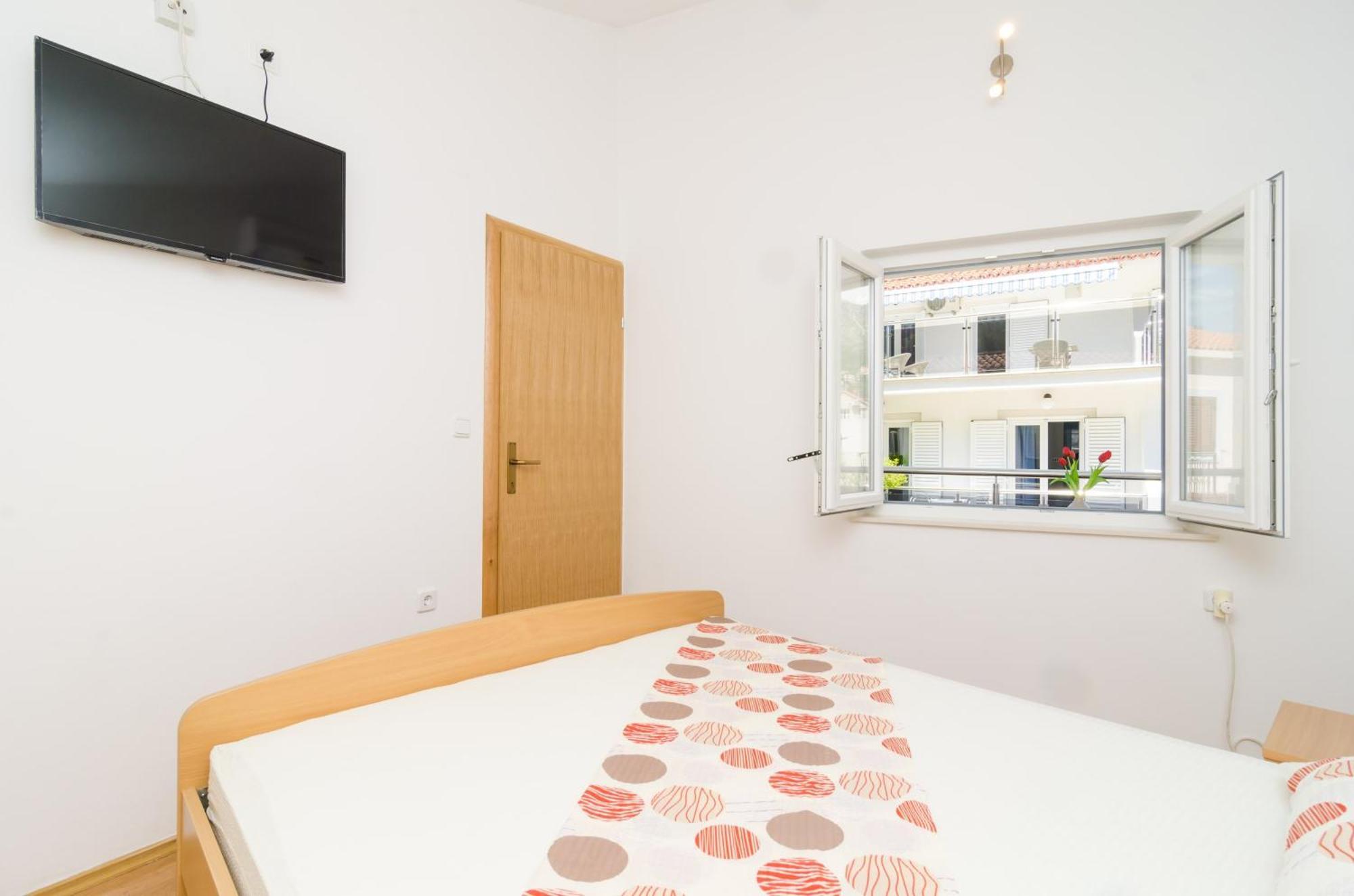 Rooms & Apartments Barisic มลินี ห้อง รูปภาพ