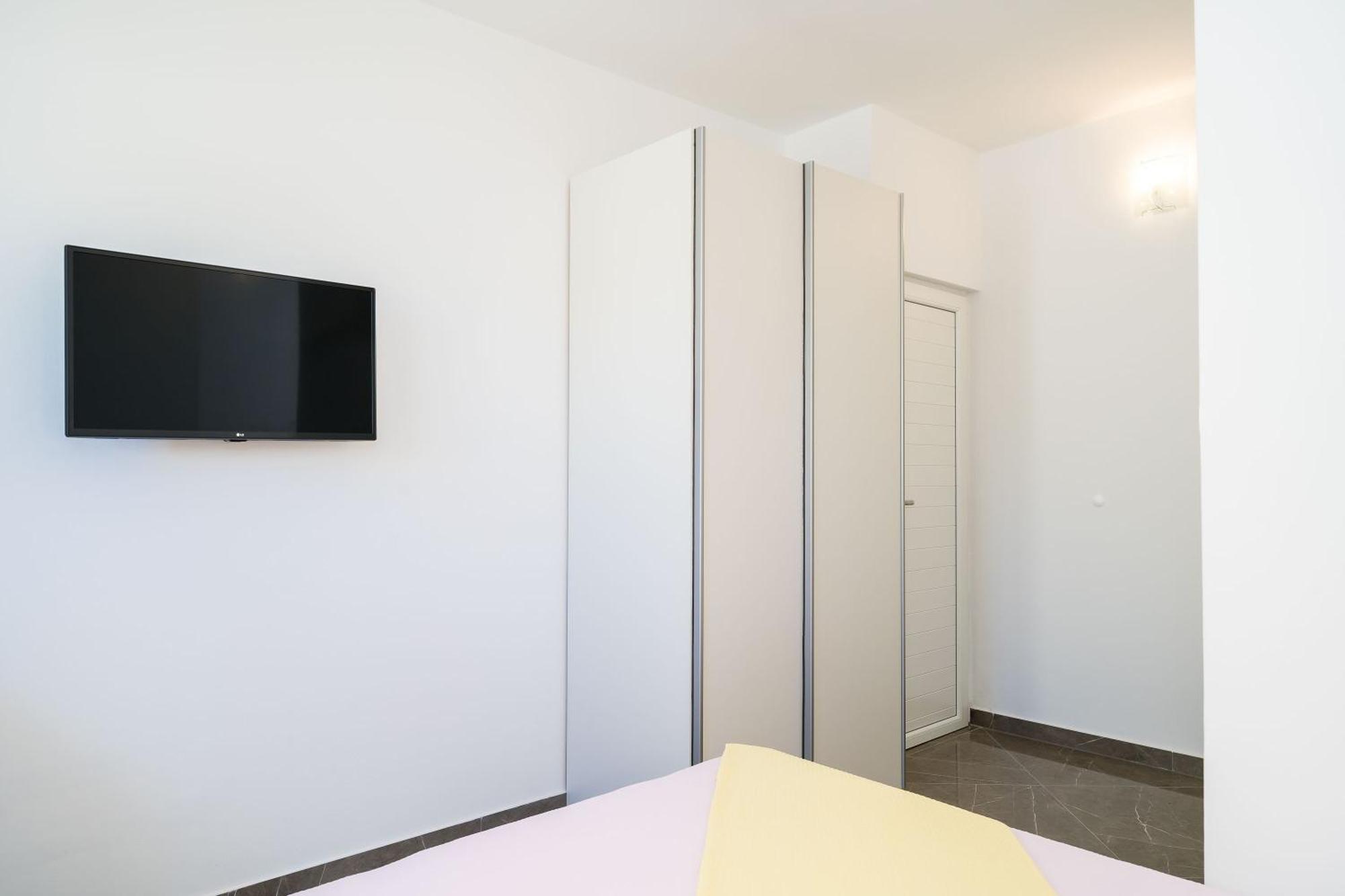 Rooms & Apartments Barisic มลินี ห้อง รูปภาพ