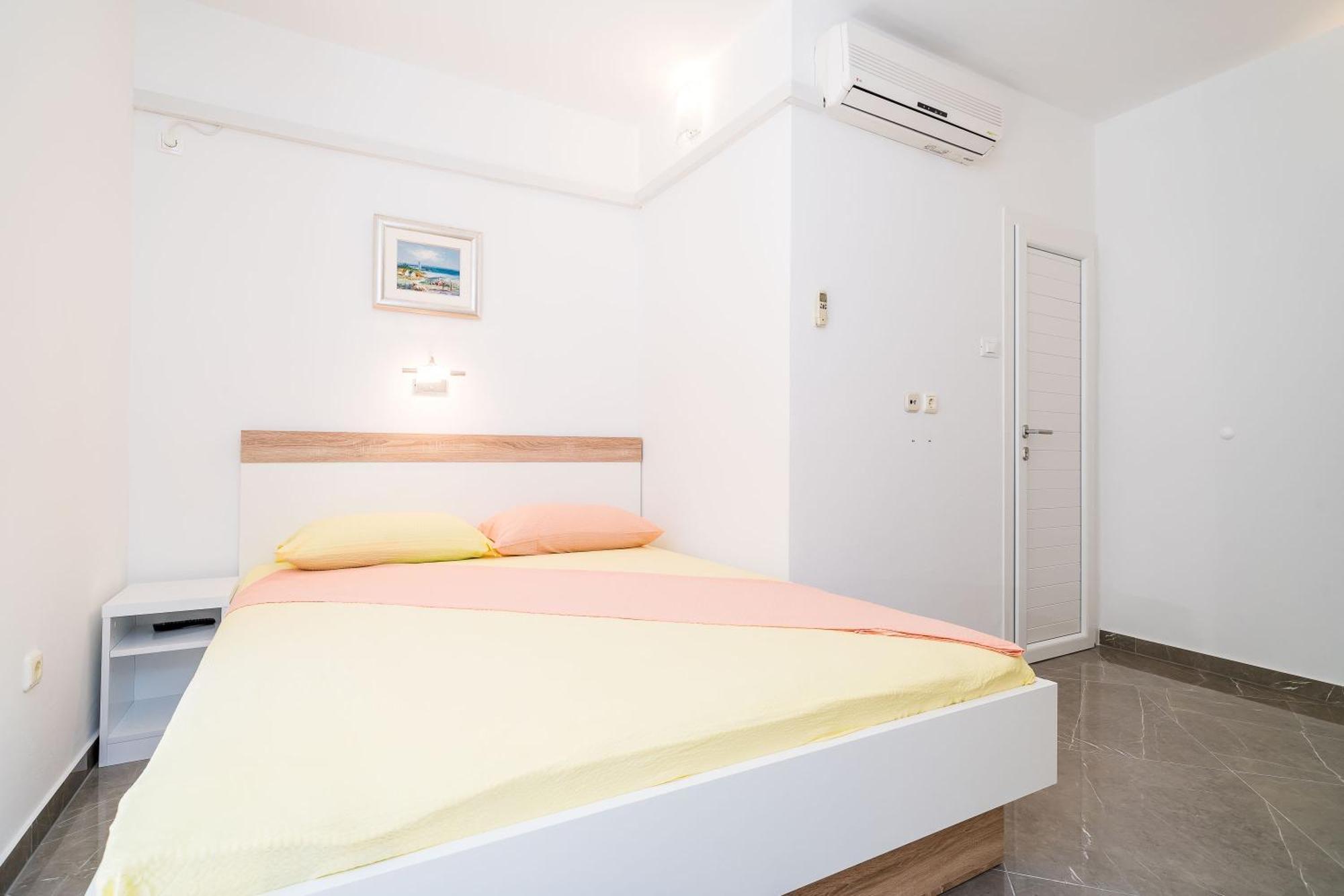 Rooms & Apartments Barisic มลินี ห้อง รูปภาพ