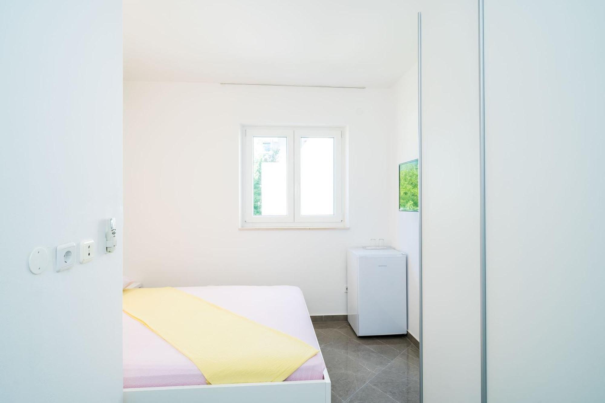 Rooms & Apartments Barisic มลินี ห้อง รูปภาพ