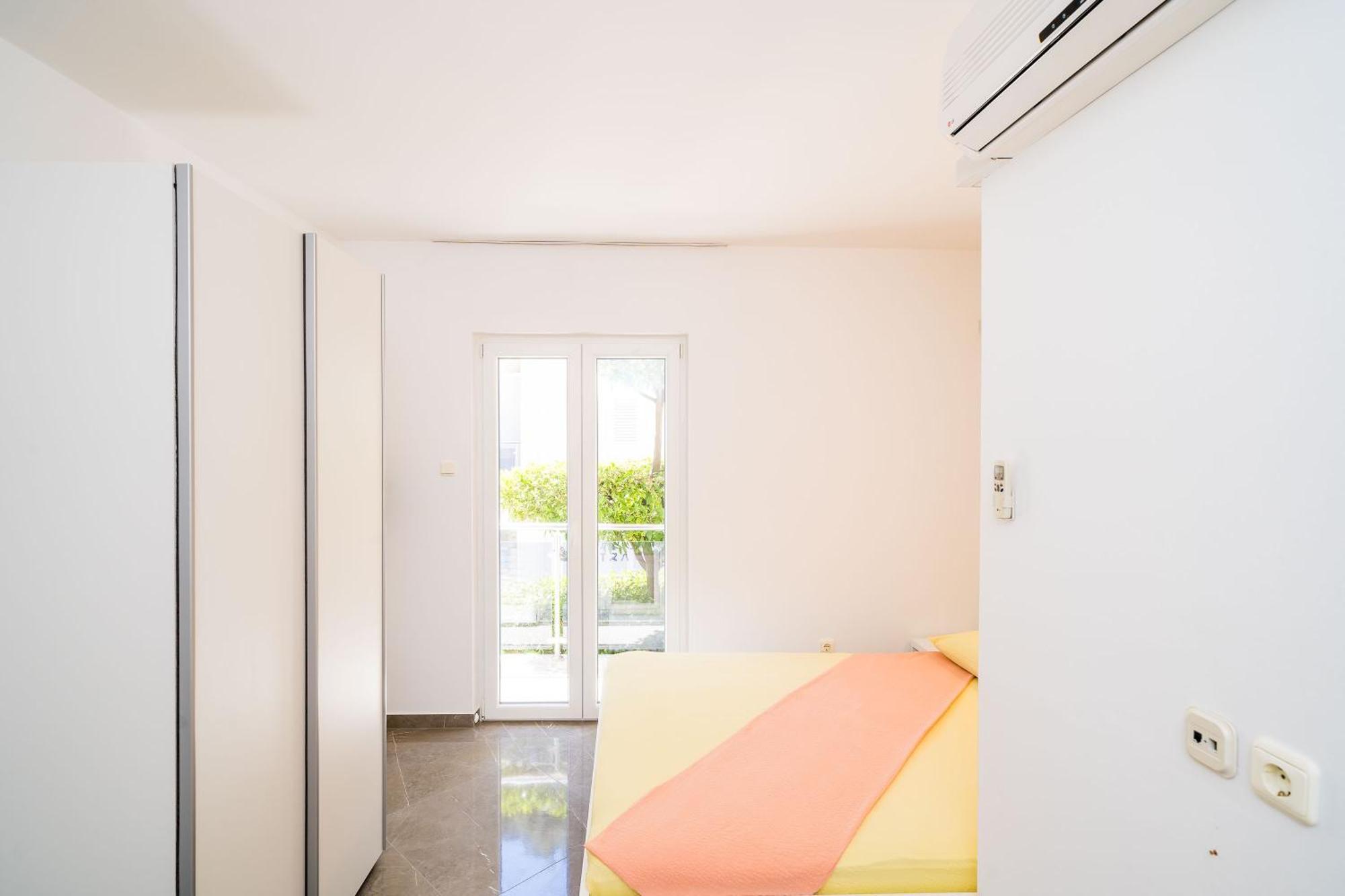 Rooms & Apartments Barisic มลินี ห้อง รูปภาพ