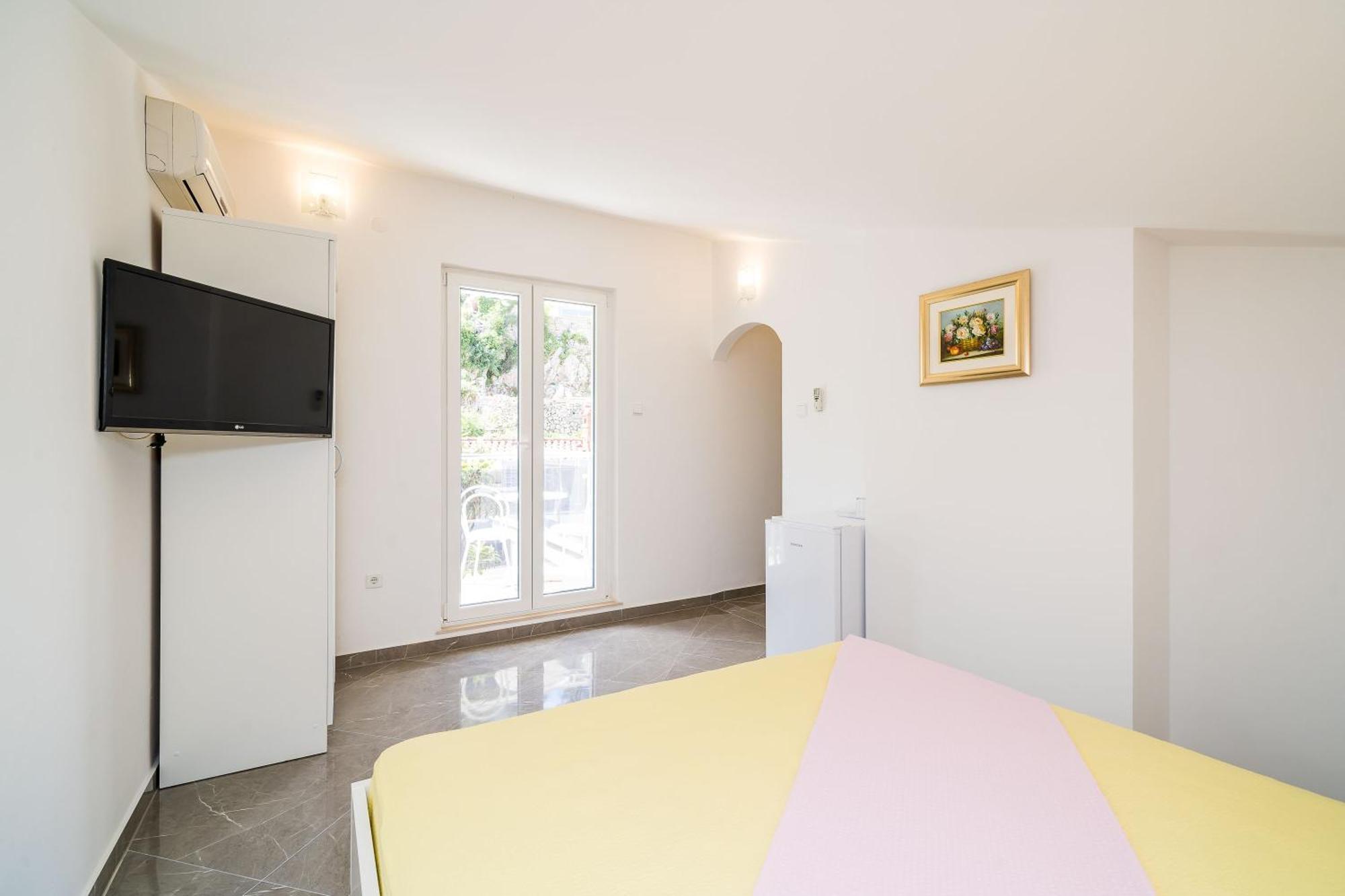 Rooms & Apartments Barisic มลินี ห้อง รูปภาพ