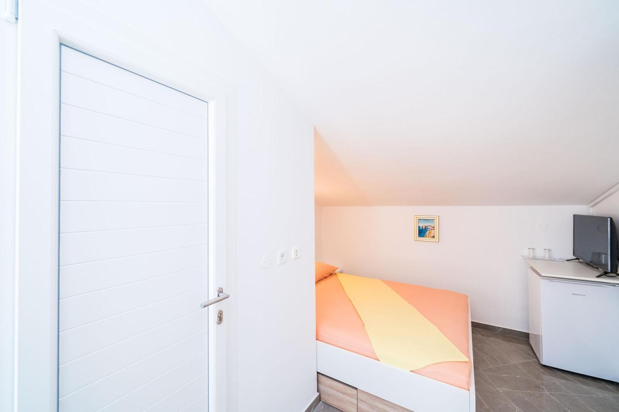 Rooms & Apartments Barisic มลินี ห้อง รูปภาพ