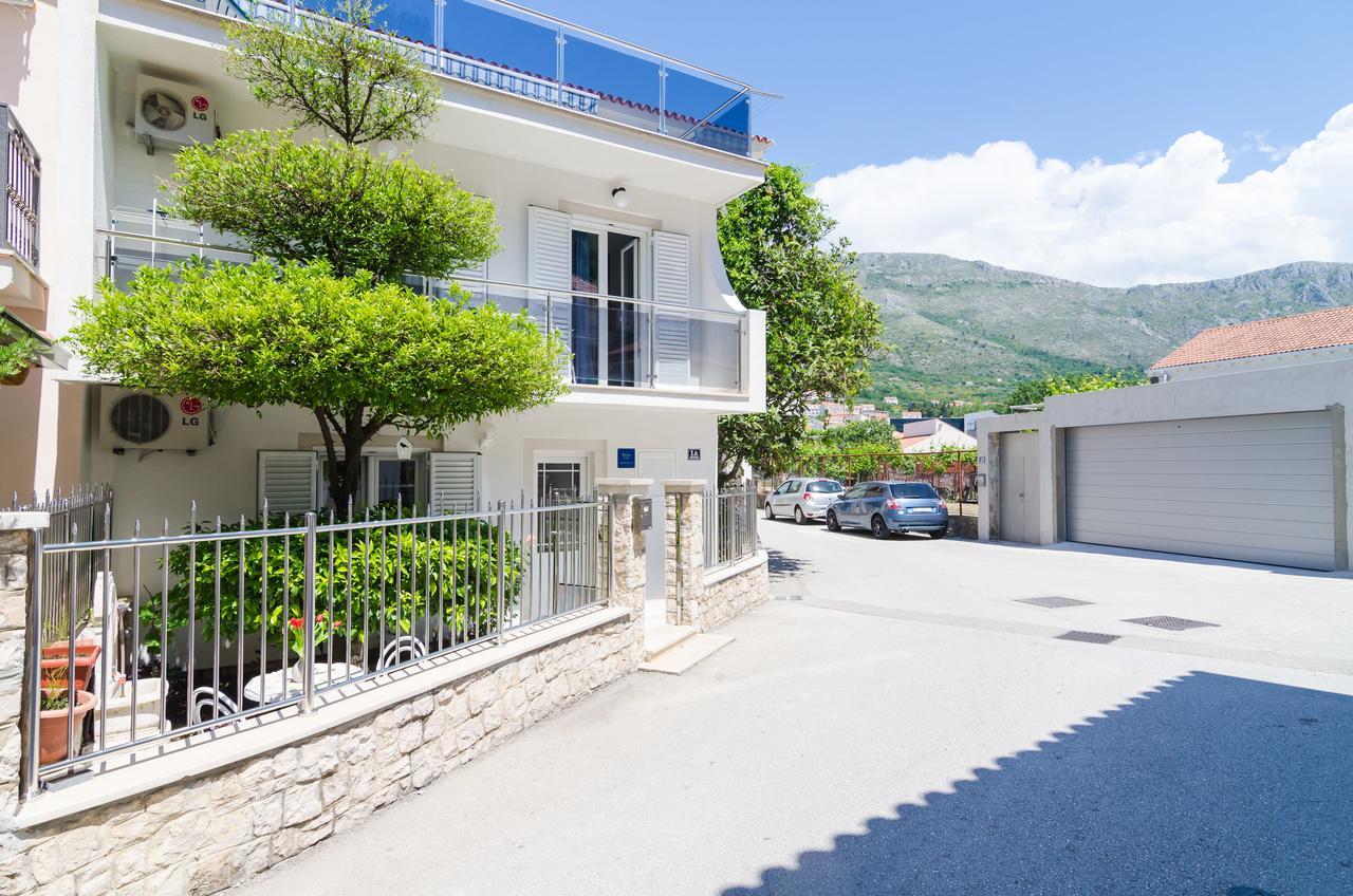 Rooms & Apartments Barisic มลินี ภายนอก รูปภาพ